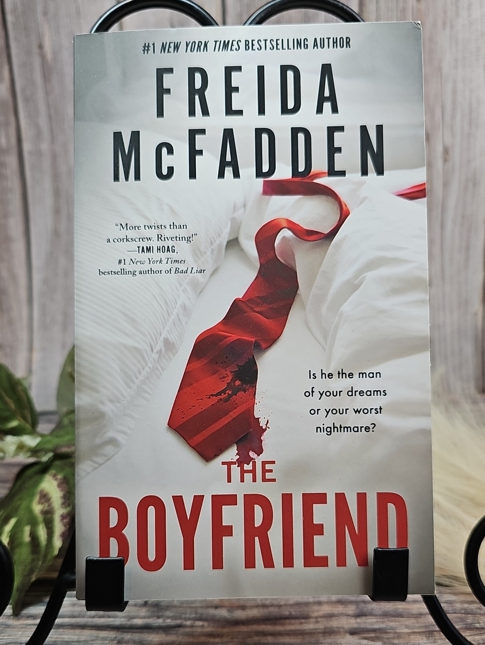 NEW FREIDA McFADDED THE BOYFRIEND PAPERBACK BOOK